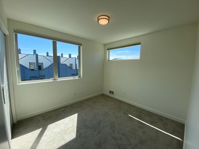 Building Photo - 3Bd/2.5Ba Seattle House