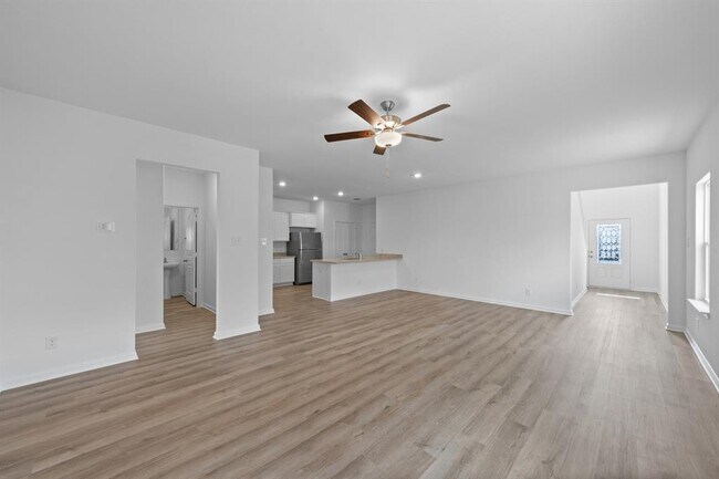Building Photo - 392 Low Pasture Trl