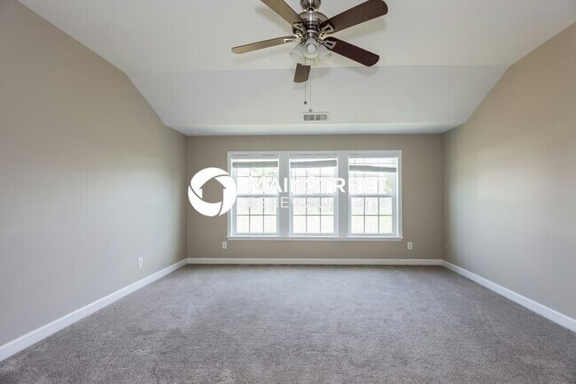 Building Photo - 5 Bedroom Pet-Friendly Home in Charlotte, ...