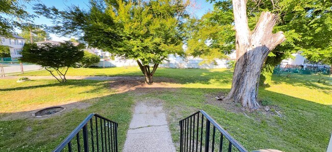 Building Photo - 601 Uhler Ave