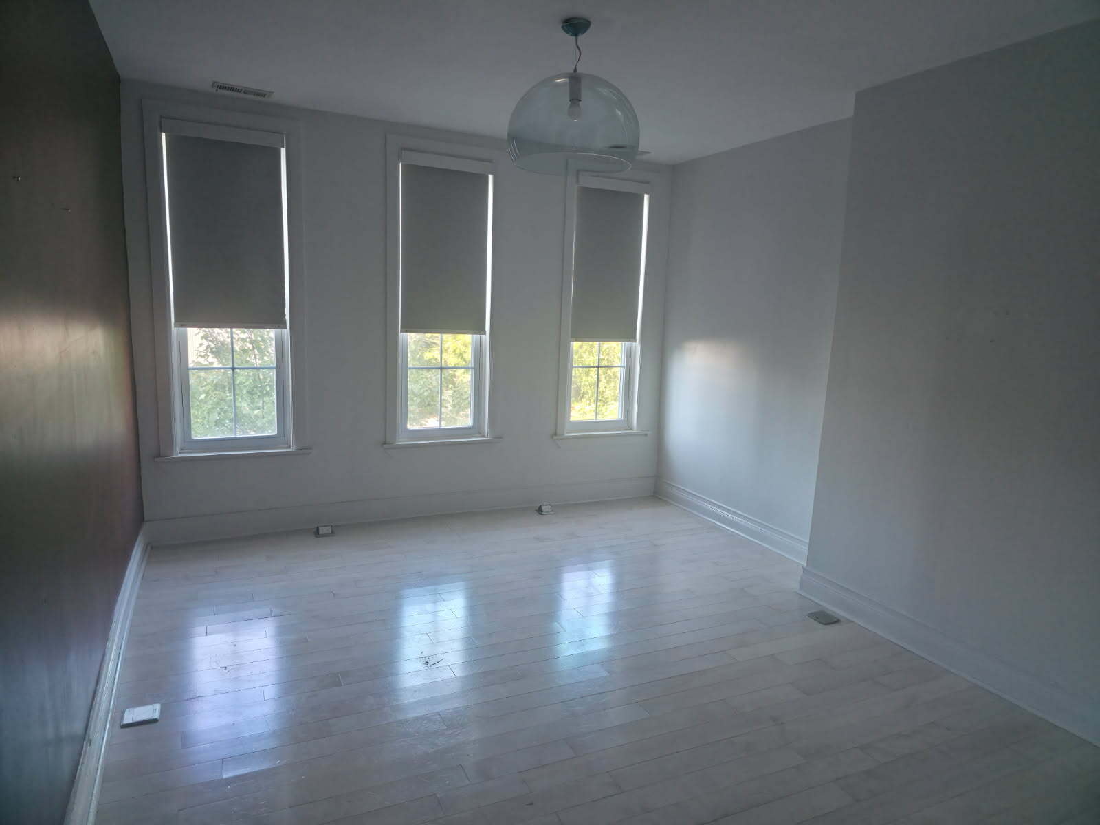 Automatice Shades in BDR - 2539 N Howard St