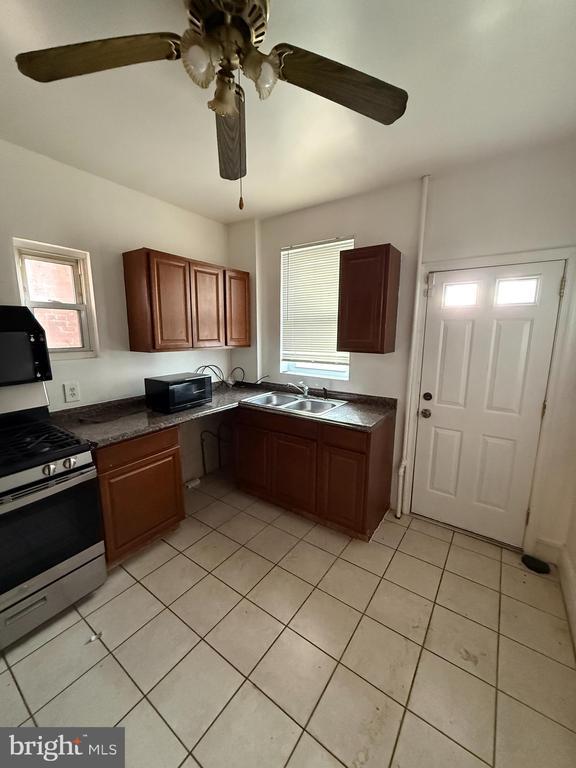 Building Photo - 3309 Brighton St