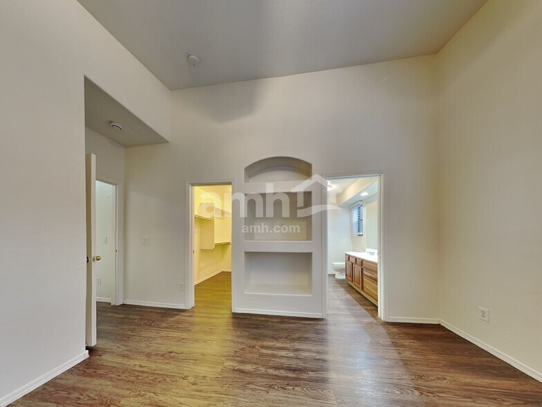 Building Photo - 2525 W Nancy Ln