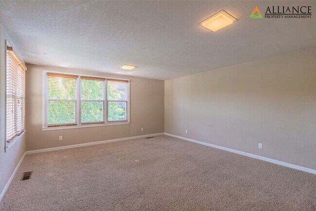 Building Photo - 1518 College Ave