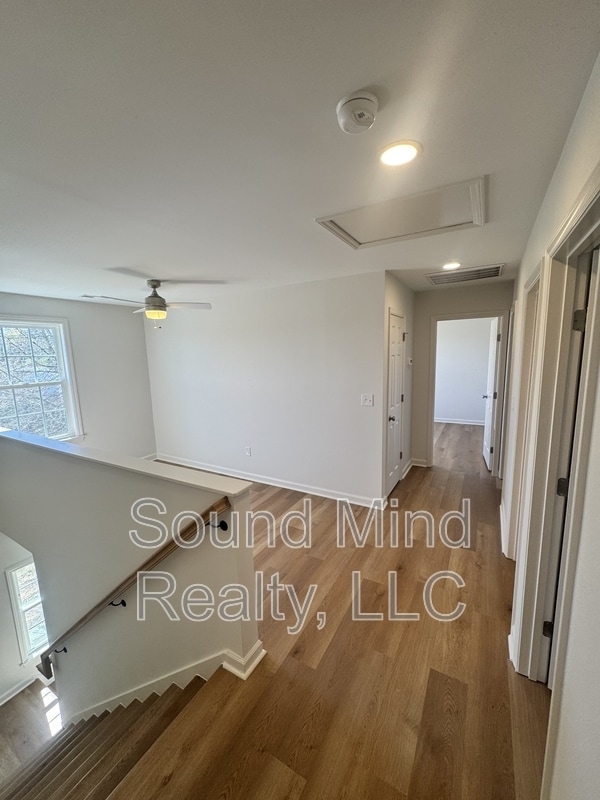 Building Photo - 204 Landmark Dr