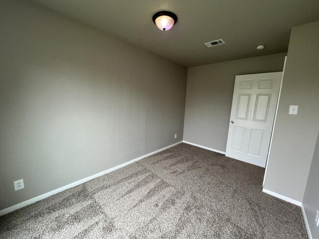 Building Photo - 2111 Caprice Dr