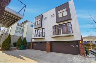 Building Photo - 921 Westbrook Dr