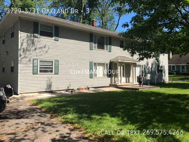 Building Photo - 3729-3731 Oakland Dr-3