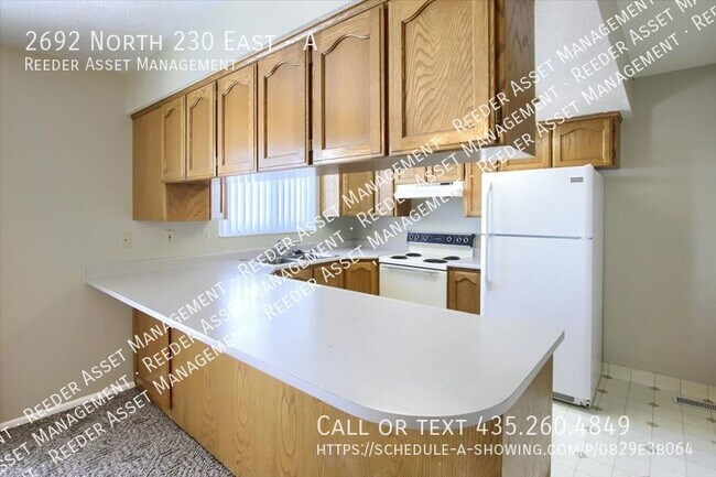 Building Photo - Large 2 Bed/1 Bath Upstairs Apartment In N...