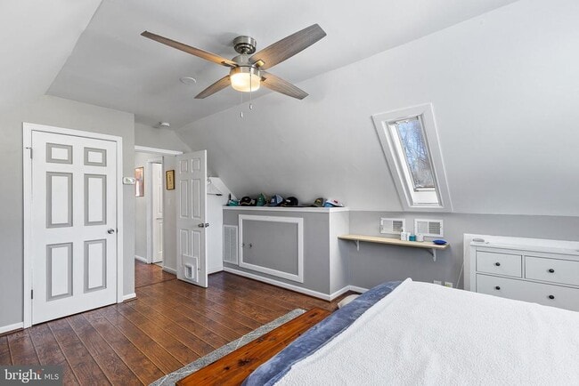 Building Photo - 9 Lakeview Terrace