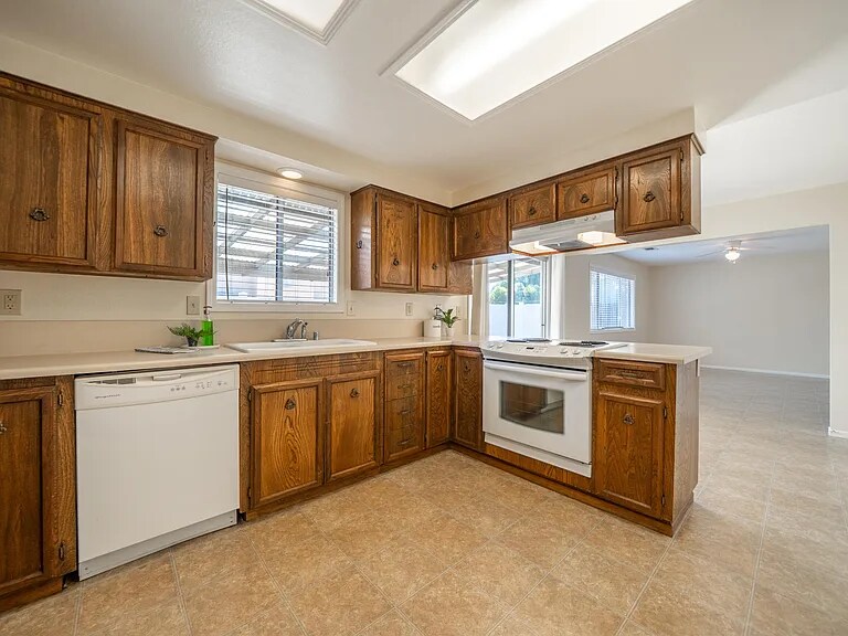 Building Photo - 1201 Echo Rd