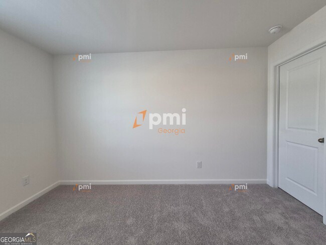 Building Photo - 140 Hazel Dr