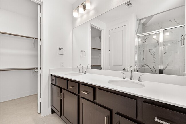 Building Photo - 4916 Northern Wds Dr