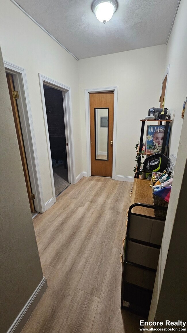 Building Photo - 111 Norway St