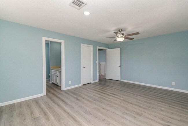 Building Photo - 3735 Woodpeckers Grove