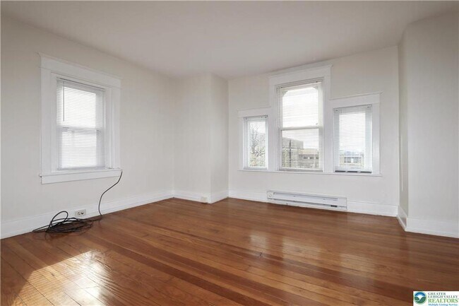 Building Photo - 1206 Linden St