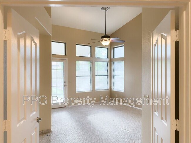 Building Photo - 5517 W Aster Dr