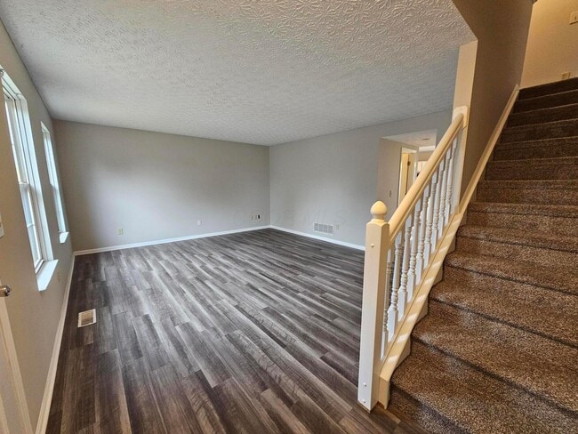 Building Photo - 5622 Blandon