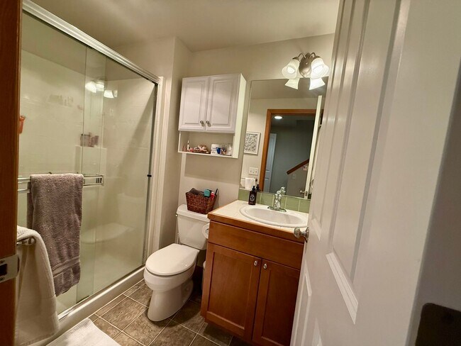 Building Photo - West Seattle Townhome