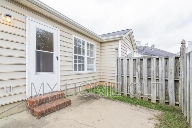 Building Photo - 12025 Brownestone View Dr