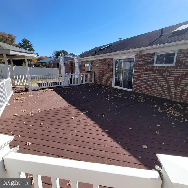 Building Photo - 1702 Prindle Dr