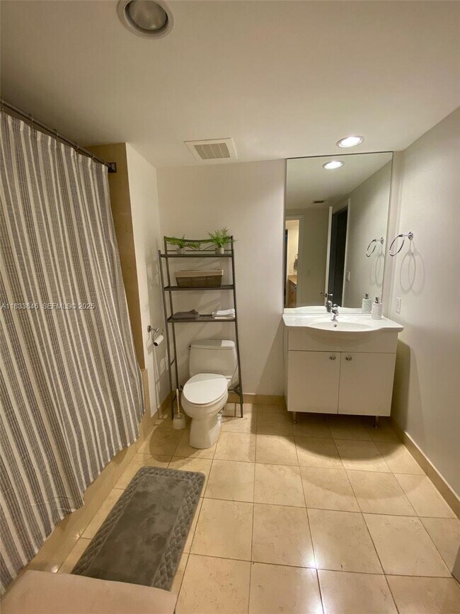 Building Photo - 1850 S Ocean Dr