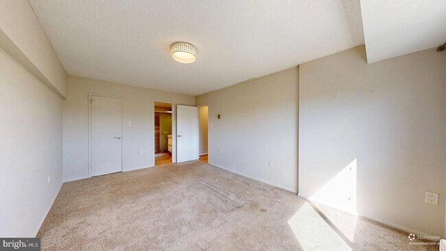 Building Photo - 2500 N Van Dorn St