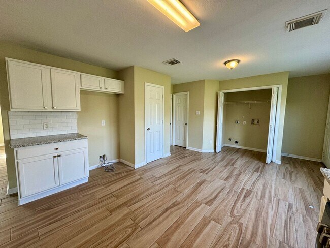 Building Photo - Bear Creek’s Best: A Beautiful Abode!