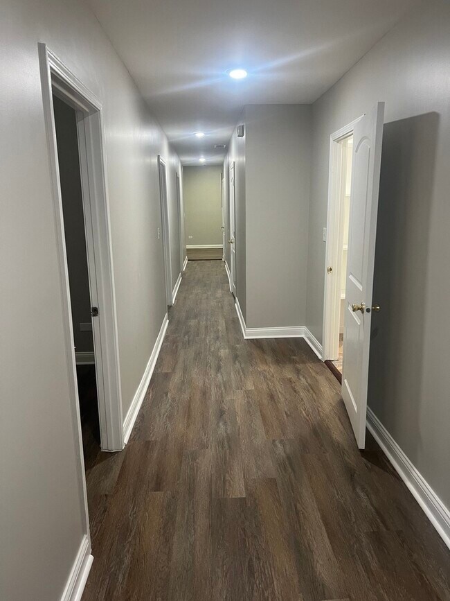 Building Photo - 1434 S St Louis Ave