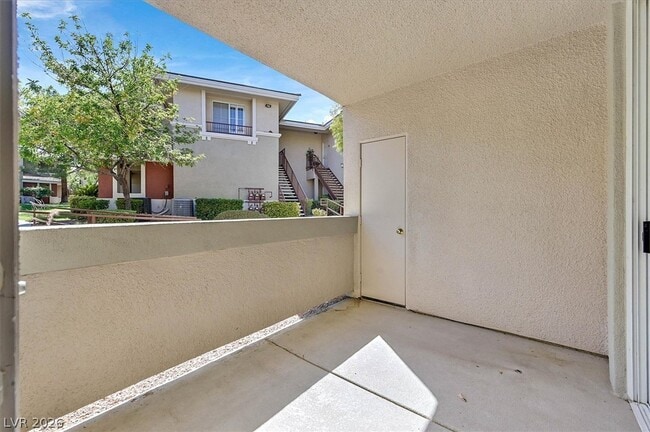 Building Photo - 908 Domnus Ln