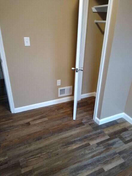 Building Photo - 2054 Ann St