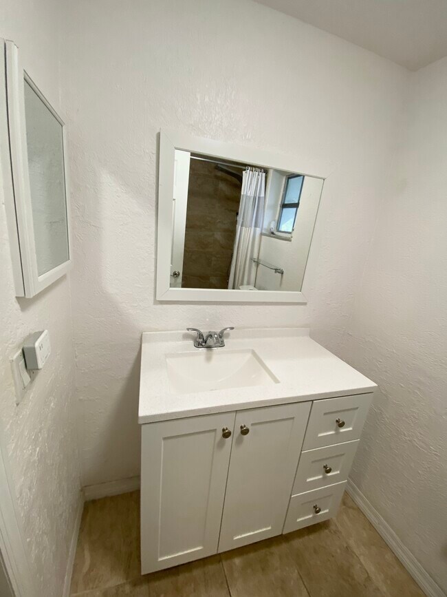 Building Photo - 8600 SW 109th Ave
