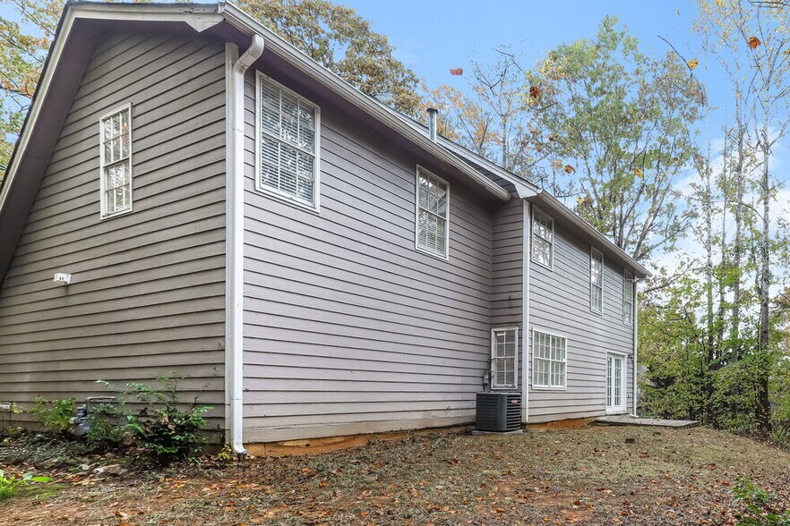 Building Photo - 5543 Dorsett Shoals Rd