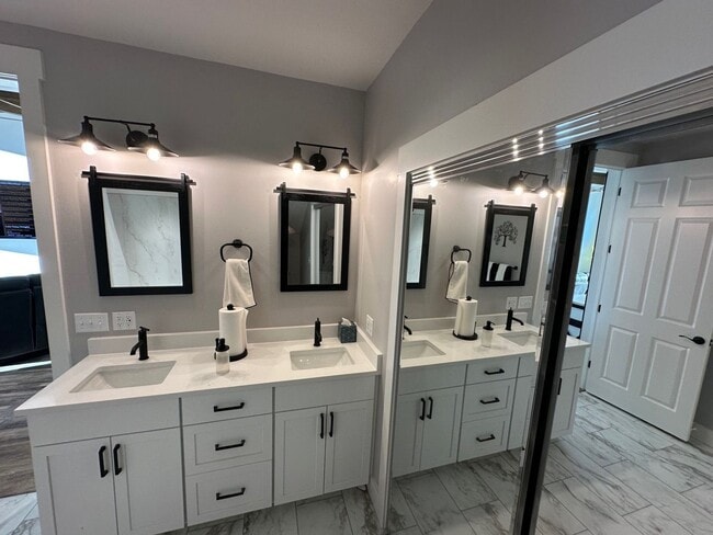 Building Photo - Brand New Custom Residence | 3 Bedroom, 2 Bath | Panoramic Bitterroot Valley Views | Private & Se...