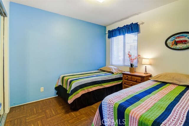 Building Photo - 112 31st St