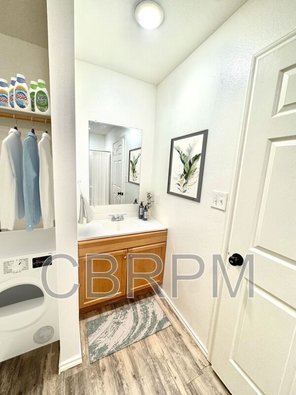 Building Photo - 2117 E Broadway