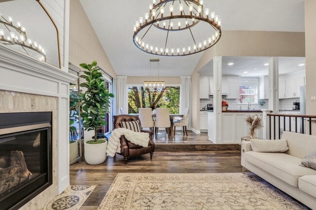 Building Photo - 658 White Ct