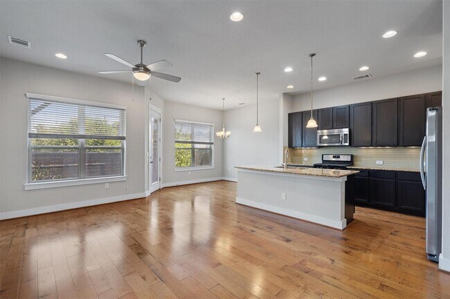 Building Photo - 9301 Cardinals Nest Ln