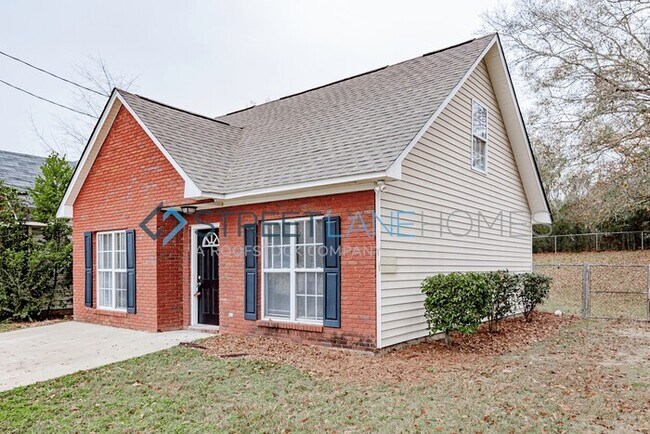 Building Photo - NOW OFFERING $250 OFF FIRST FULL MONTH IF ...