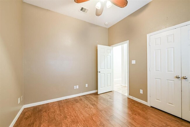 Building Photo - 13247 Gardnerville St
