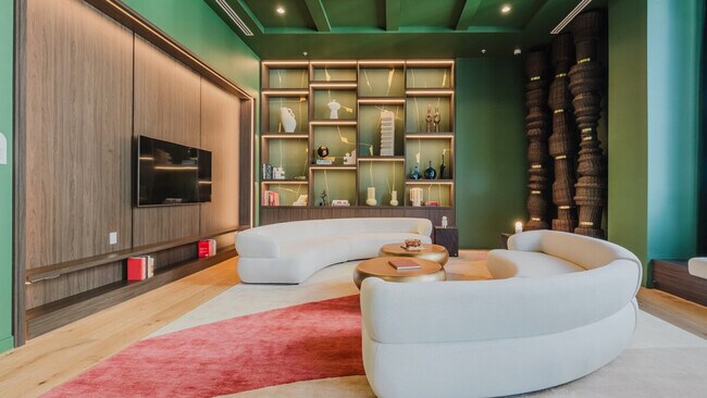 Building Photo - 698 N Miami Ave