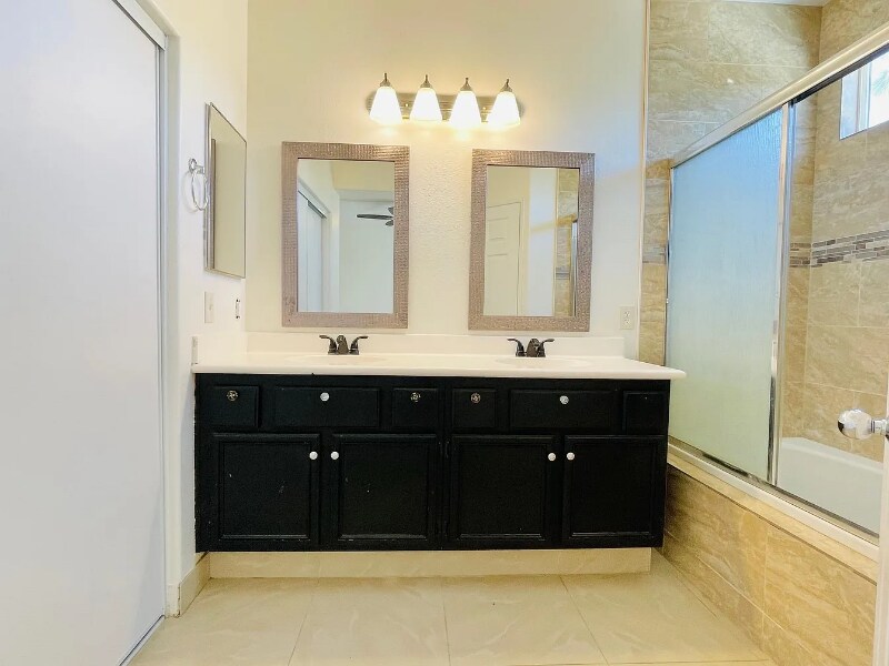 Building Photo - 83107 Greenbrier Dr