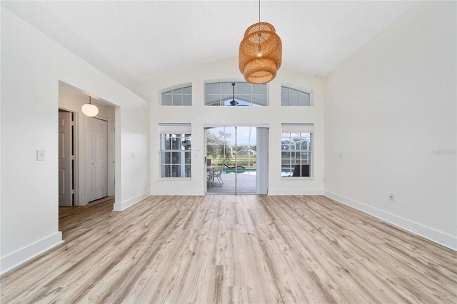 Building Photo - 566 Sunridge Woods Blvd
