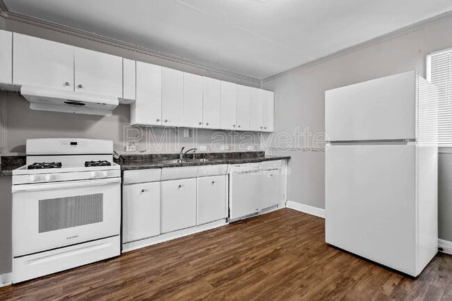 Building Photo - 618 S 18th St