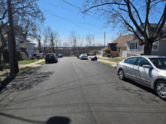 Building Photo - Spacious, meticulously renovated single family: 2-bedroom, 2 full bathroom & finished basement an...