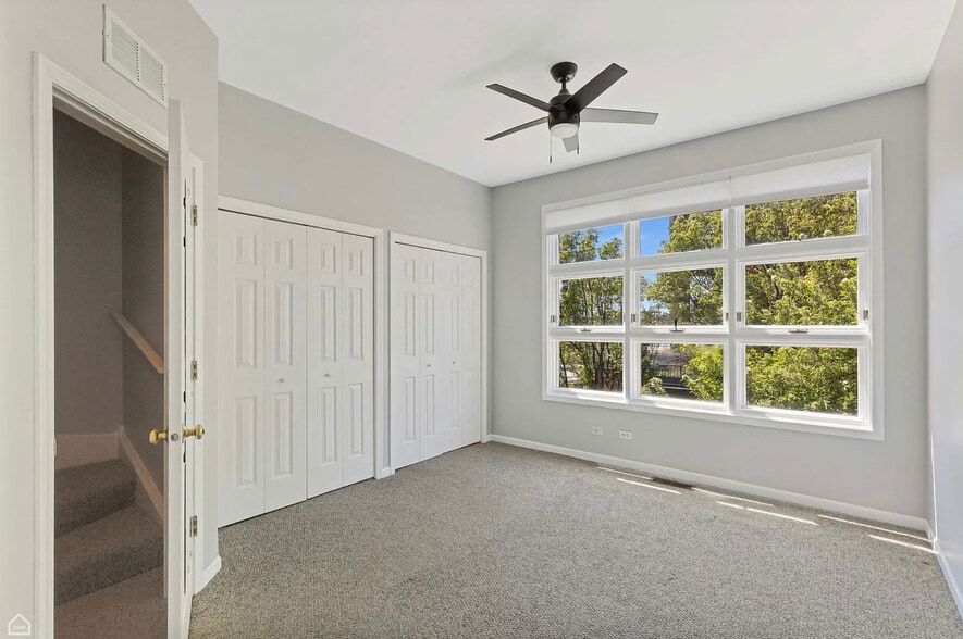 Building Photo - 855 W Erie St