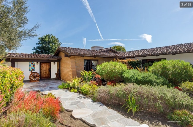 Building Photo - This Beautiful Hacienda Style Home combine...