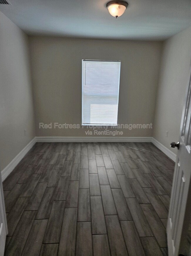 Building Photo - 167 Meadow Rd