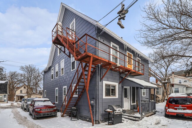 Building Photo - 606 Catherine St