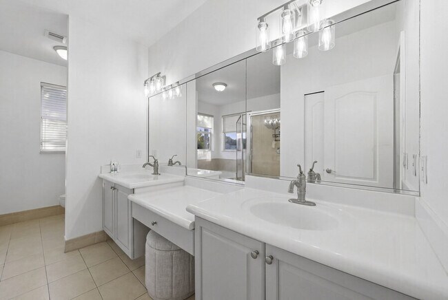 Building Photo - 16372 SW 62nd Ter